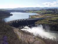 ...avec un point de vue imprenable sur le barrage de Villerest, impressionnant en cette priode...
