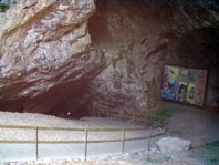Nous avons rejoint la sortie de l'ancienne rivière souterraine...